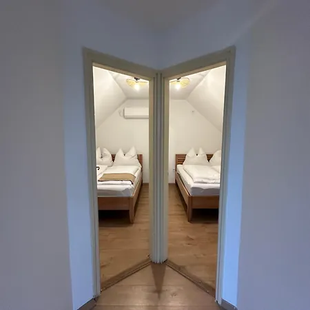 Száka Kőház Сasa de vacaciones *